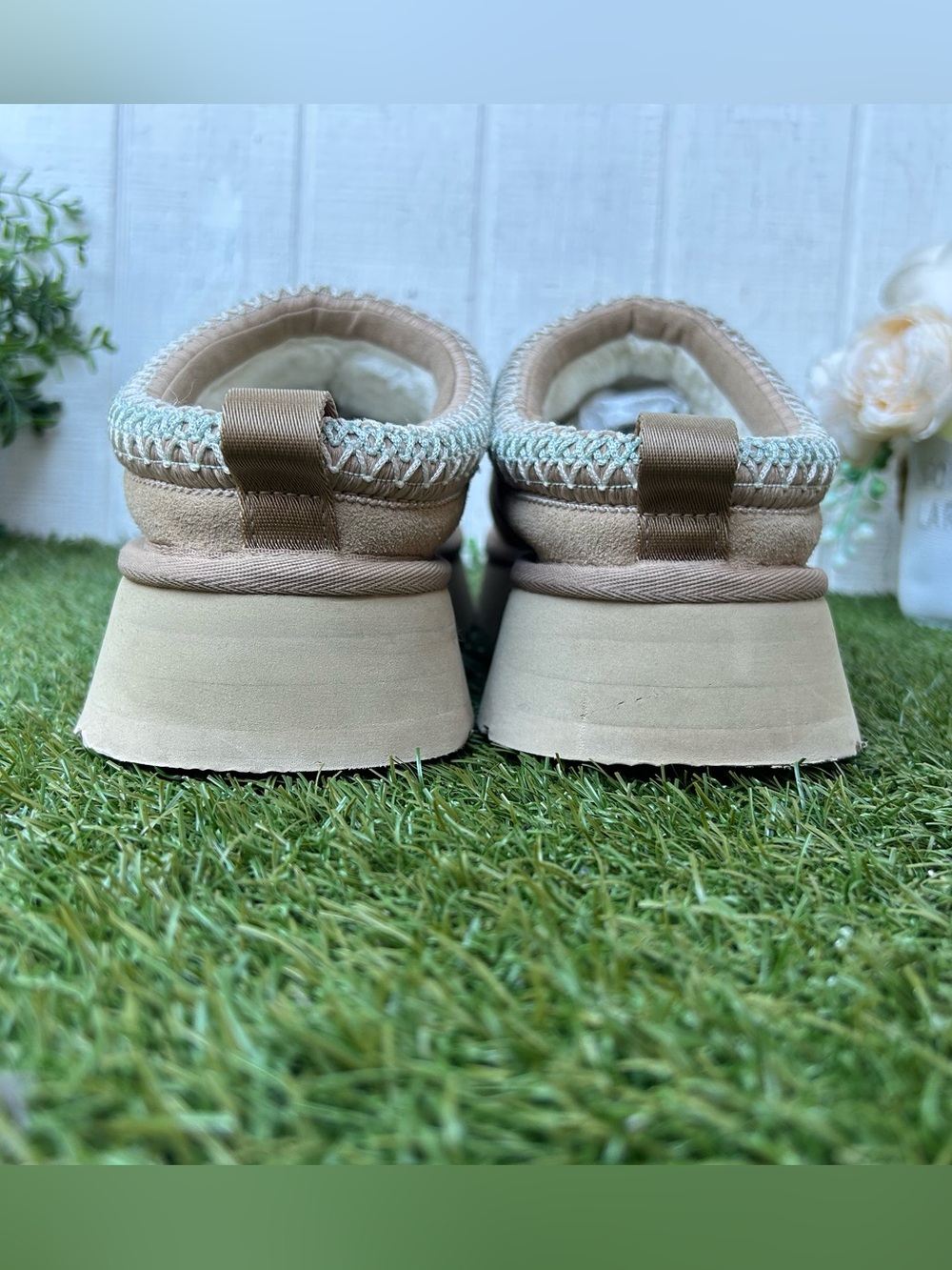 UGG Tazz women size 10
BestSeller/ gently used
Color :Sand - Picture 10 of 16
